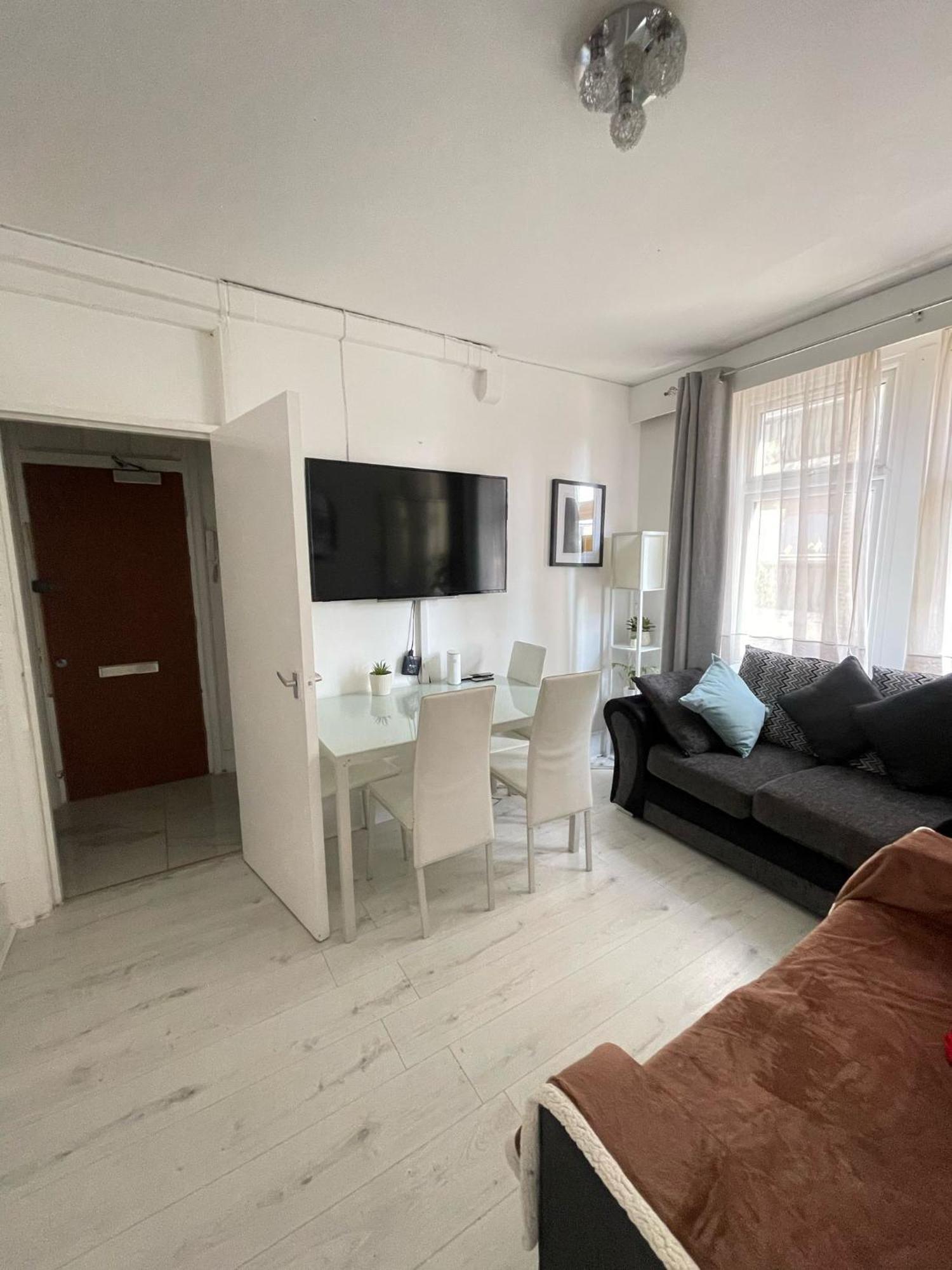 Lovely 2 Bed Flat 2 Floor Miles London Luaran gambar